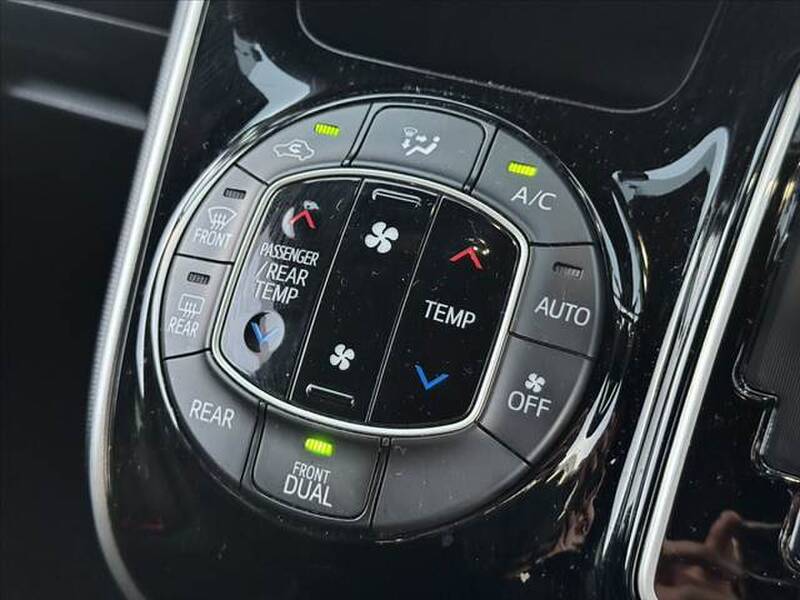 2018 TOYOTA VOXY for sale - photo 5