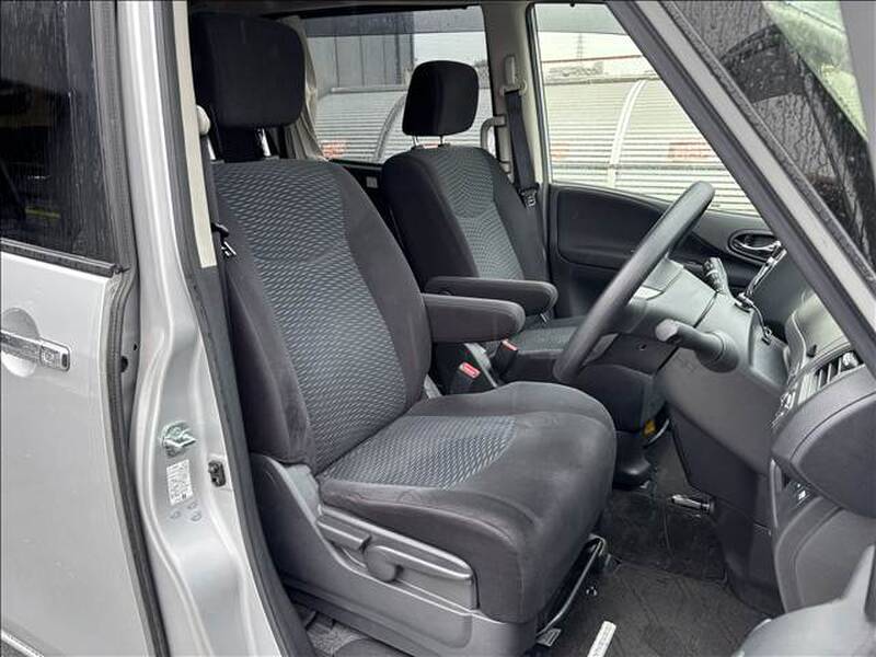 2014 NISSAN SERENA for sale - more photos