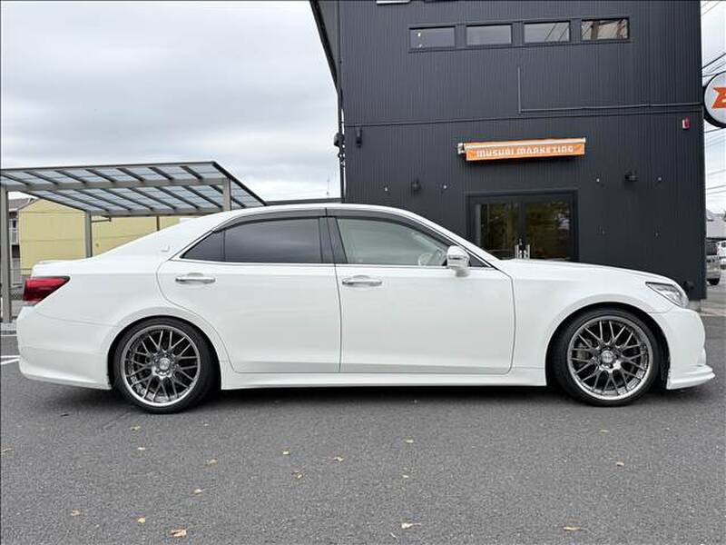 2013 TOYOTA CROWN for sale - more photos