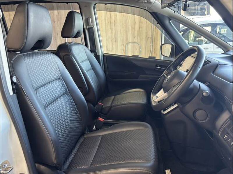 2018 NISSAN SERENA for sale - photo 9