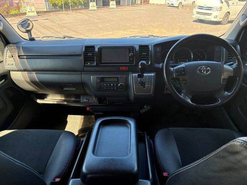 2018 TOYOTA HIACE VAN for sale - photo 4