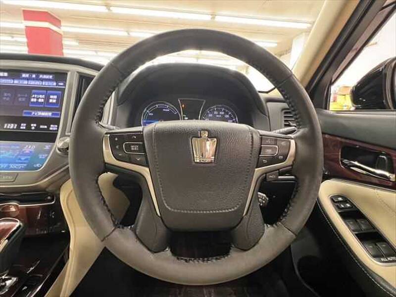 2014 TOYOTA CROWN ROYAL ROYAL SALOON for sale - photo 11