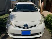 2011 TOYOTA PRIUS ALPHA S