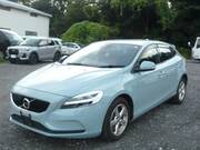 2016 VOLVO V40