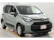 2024 TOYOTA SIENTA