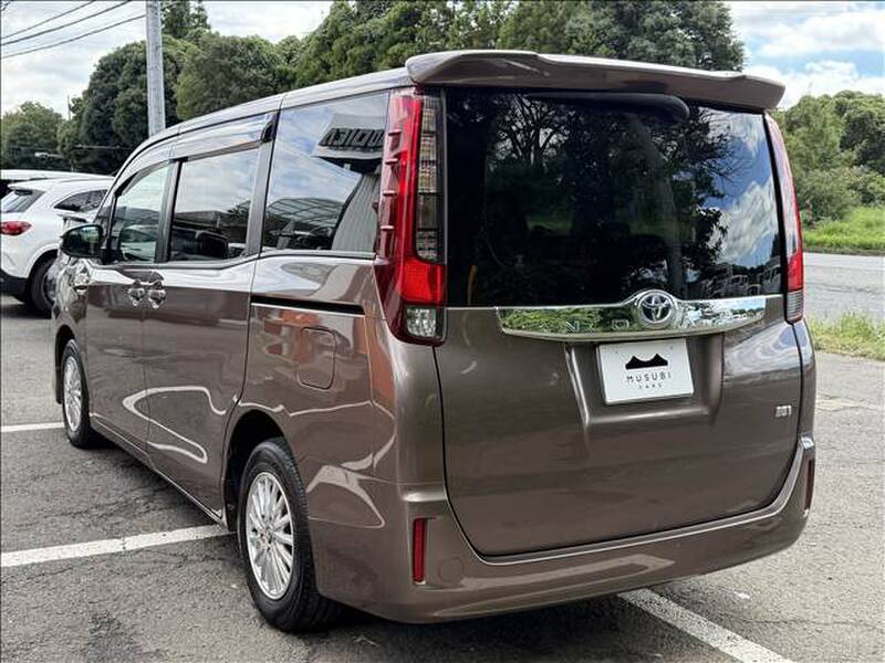 2015 TOYOTA NOAH for sale - photo 9
