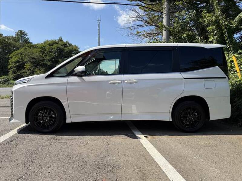 2022 TOYOTA VOXY for sale - photo 7