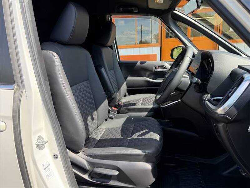 2022 TOYOTA VOXY for sale - photo 10