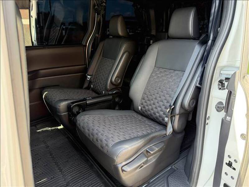 2022 TOYOTA VOXY for sale - photo 11