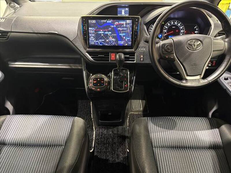 2017 TOYOTA VOXY for sale - photo 4