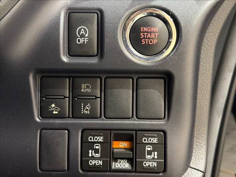 2017 TOYOTA VOXY for sale - photo 9
