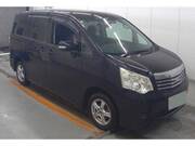 2010 TOYOTA NOAH