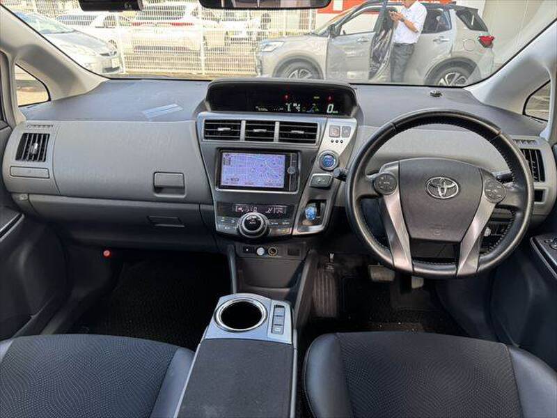 2013 TOYOTA PRIUS ALPHA for sale - photo 4