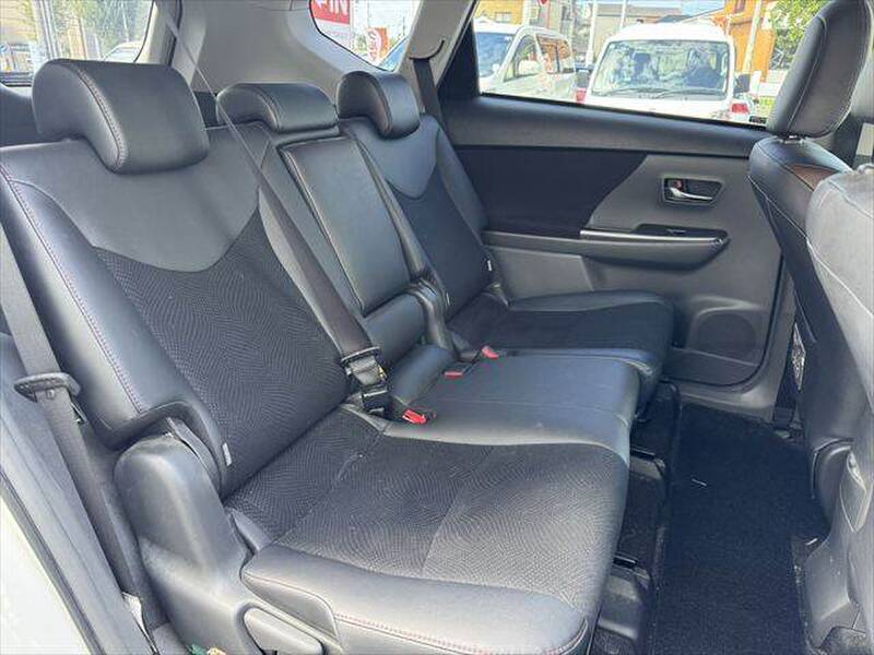 2013 TOYOTA PRIUS ALPHA for sale - more photos