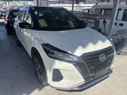 2023 NISSAN KICKS