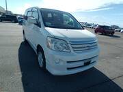2005 TOYOTA NOAH X