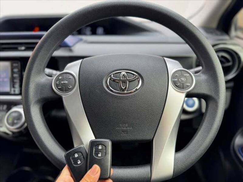 2015 TOYOTA AQUA for sale - photo 6