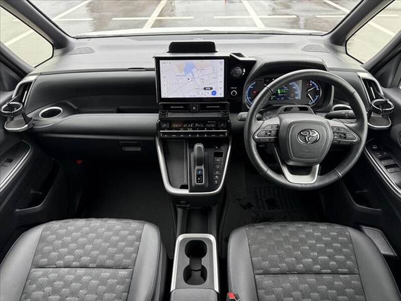 2024 TOYOTA VOXY for sale - photo 3
