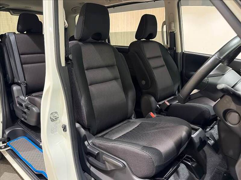 2018 NISSAN SERENA for sale - photo 9