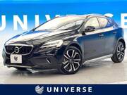 2020 VOLVO V40