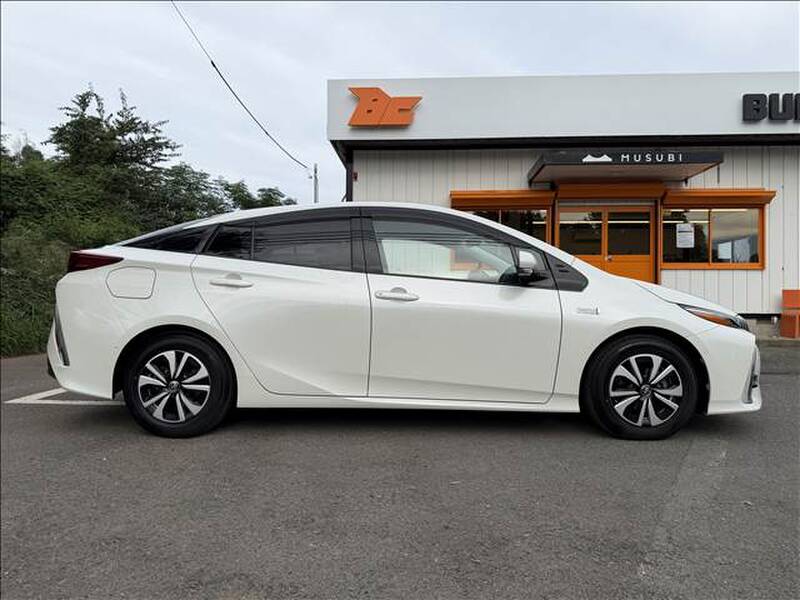2017 TOYOTA PRIUS PHV for sale - more photos