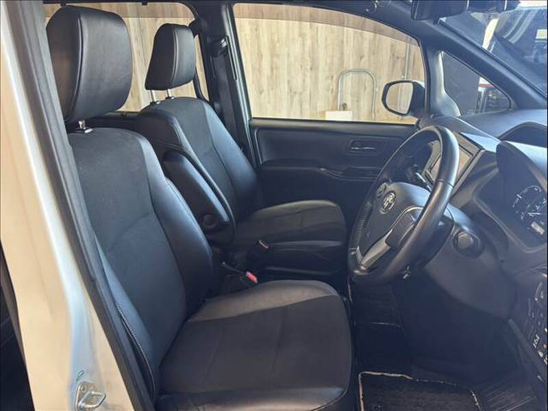 2018 TOYOTA NOAH for sale - photo 9