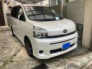 2011 TOYOTA VOXY