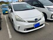 2011 TOYOTA PRIUS ALPHA S