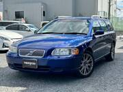 2005 VOLVO V70
