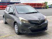 2011 TOYOTA VITZ F