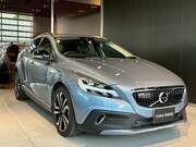 2018 VOLVO V40