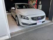 2017 VOLVO V60