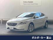 2018 VOLVO V40