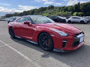 2019 NISSAN GT-R