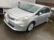 2011 TOYOTA PRIUS ALPHA G