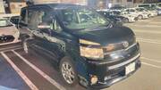 2010 TOYOTA VOXY