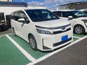 2018 TOYOTA VOXY X