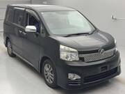 2013 TOYOTA VOXY