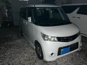 2011 NISSAN ROOX