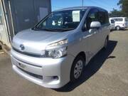 2010 TOYOTA VOXY X
