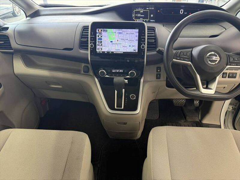 2017 NISSAN SERENA for sale - photo 4