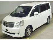 2013 TOYOTA NOAH