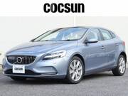 2018 VOLVO V40