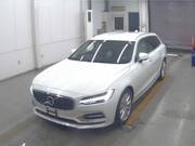 2020 VOLVO V90