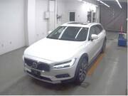 2021 VOLVO V90