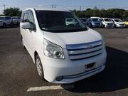 2010 TOYOTA NOAH X SMART EDITION