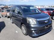 2010 TOYOTA NOAH SI