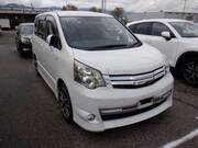 2011 TOYOTA NOAH