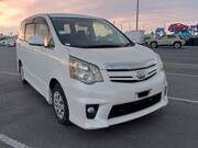 2013 TOYOTA NOAH SI