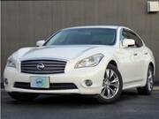 2012 NISSAN FUGA